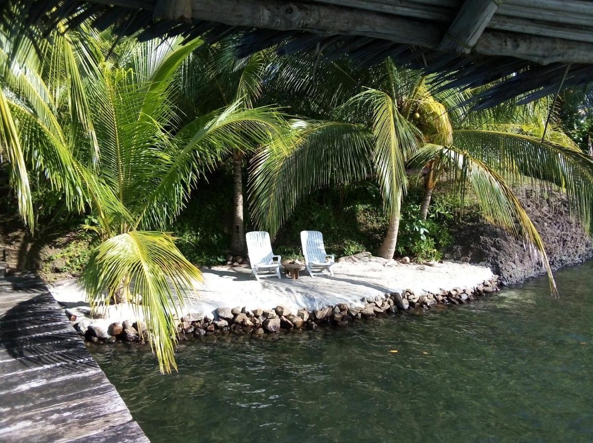 El Toucan Loco Floating Lodges Tierra Oscura Ngoại thất bức ảnh