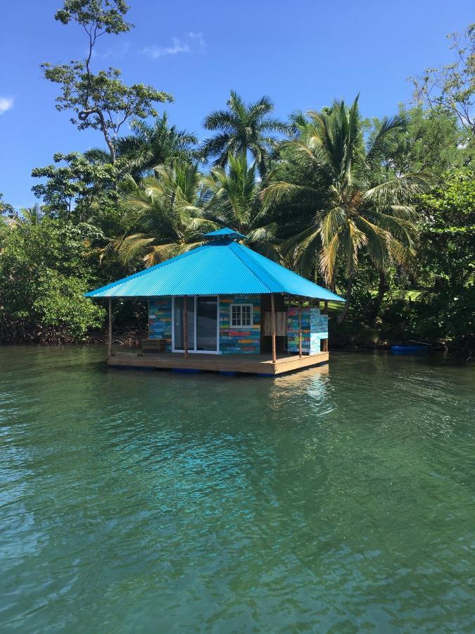El Toucan Loco Floating Lodges Tierra Oscura Ngoại thất bức ảnh
