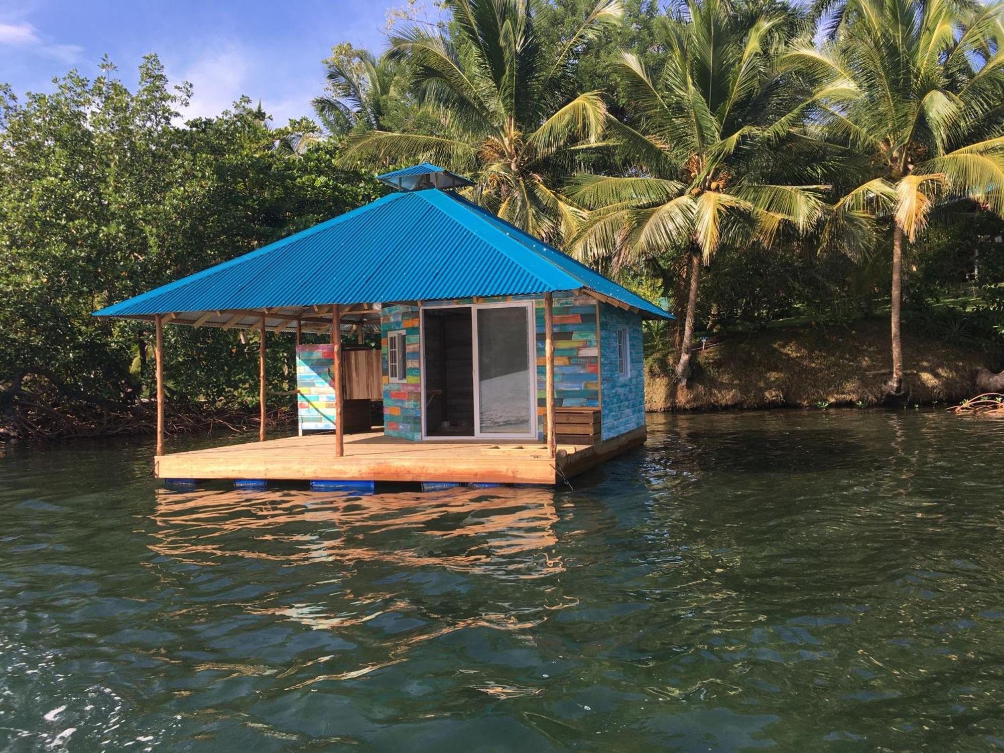 El Toucan Loco Floating Lodges Tierra Oscura Ngoại thất bức ảnh