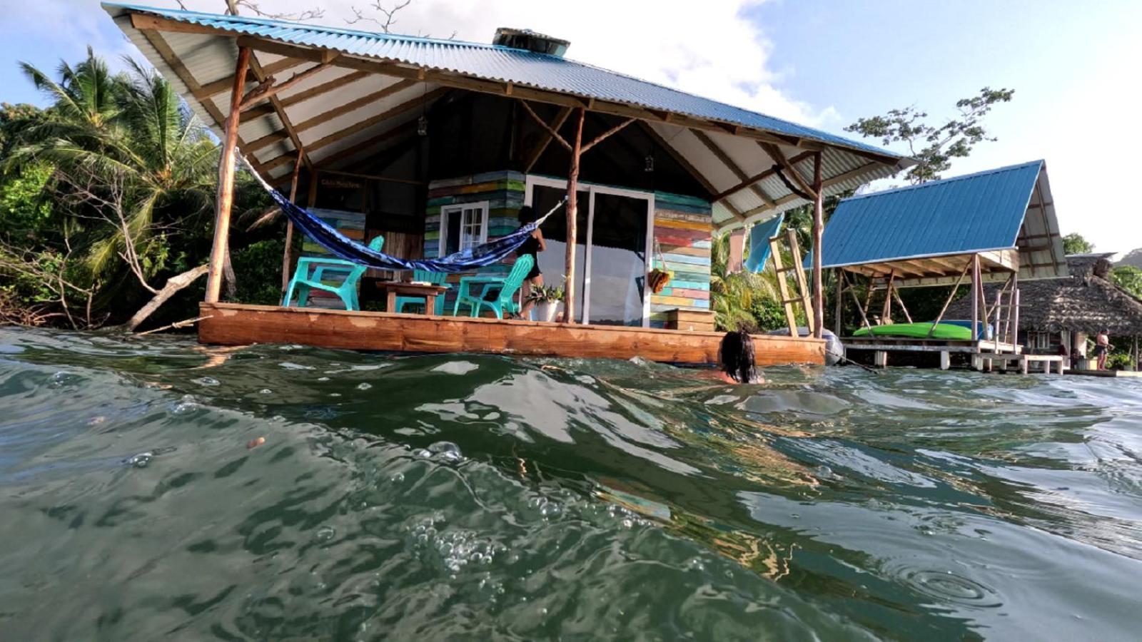 El Toucan Loco Floating Lodges Tierra Oscura Ngoại thất bức ảnh