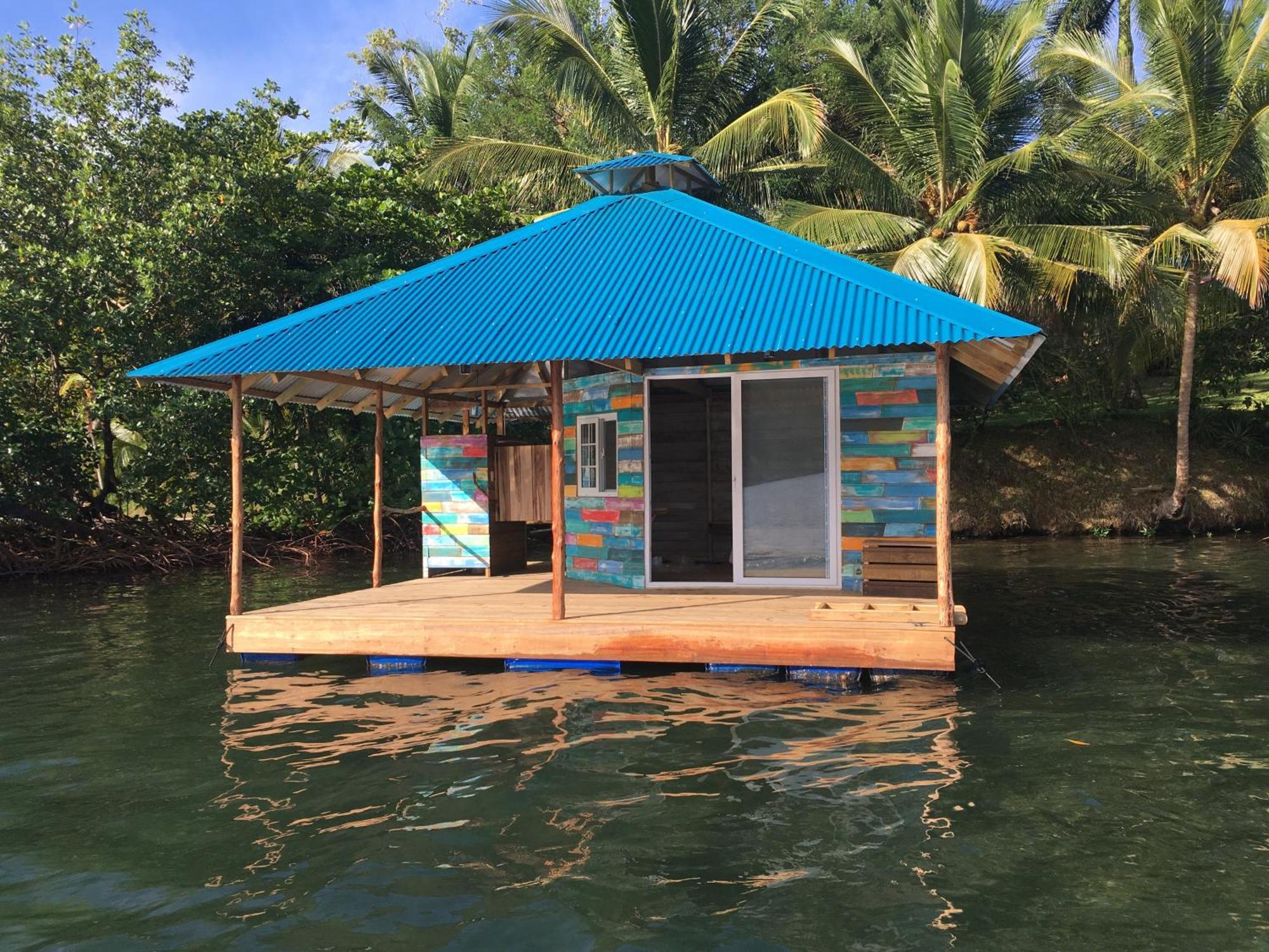 El Toucan Loco Floating Lodges Tierra Oscura Ngoại thất bức ảnh