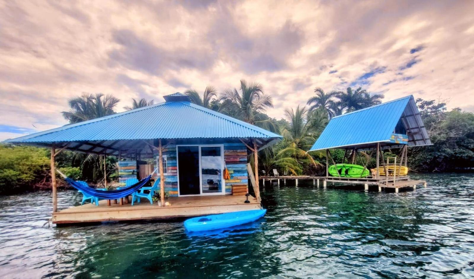 El Toucan Loco Floating Lodges Tierra Oscura Ngoại thất bức ảnh