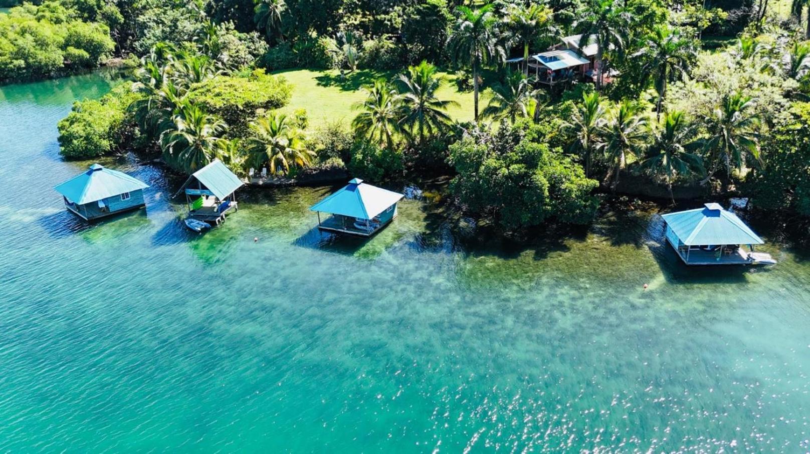 El Toucan Loco Floating Lodges Tierra Oscura Ngoại thất bức ảnh